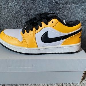 Low top Nike air Jordan’s